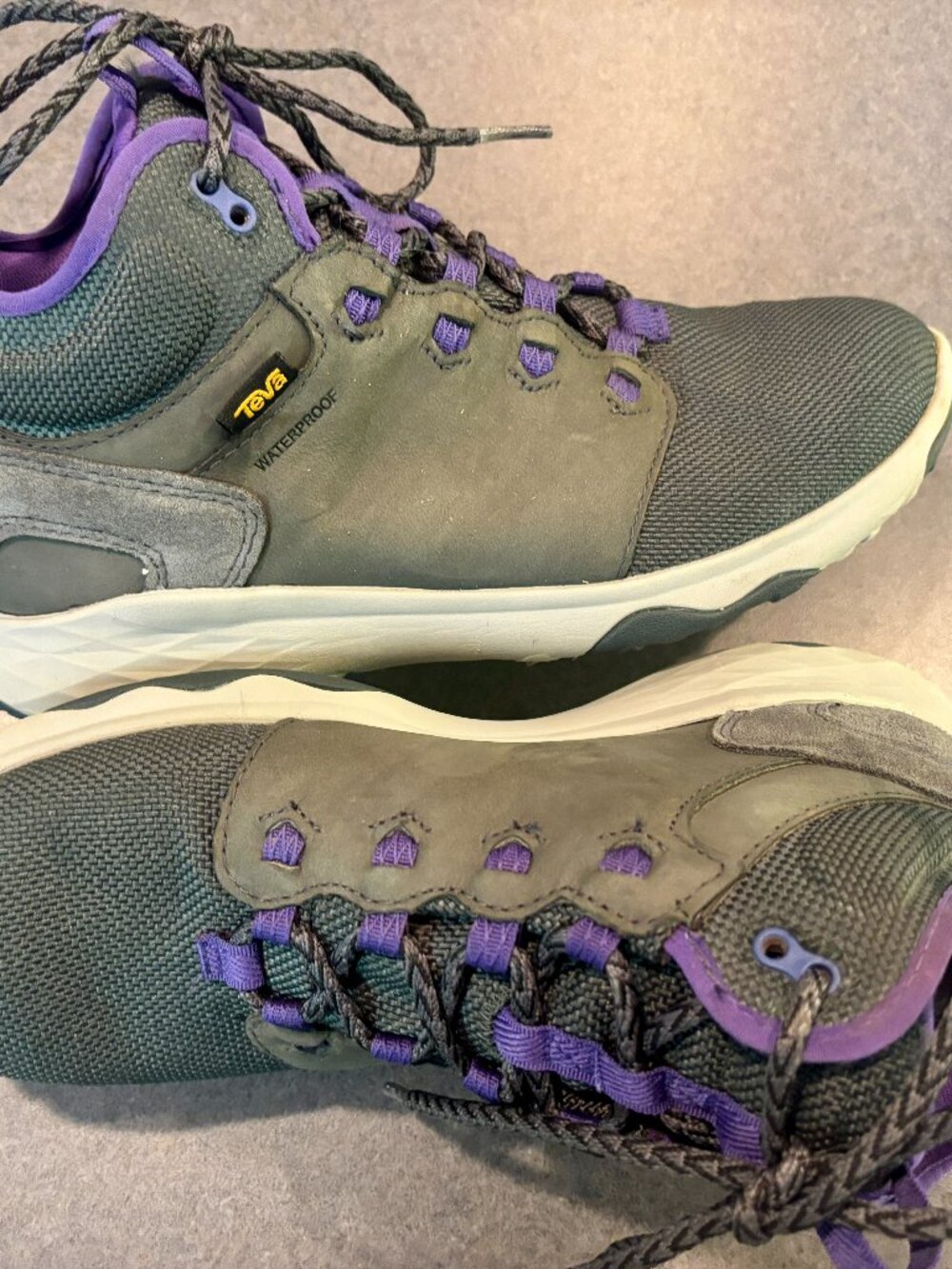 ~~Teva Boots Women's  8 Arrowood Venture Mid Waterproof Hiking Green Purple*****